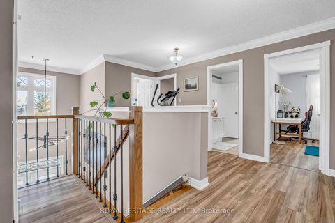 Photo 18 at 846 Hanmore Court, Pinecrest, Oshawa