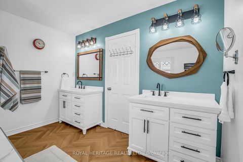 Photo 21 at 846 Hanmore Court, Pinecrest, Oshawa