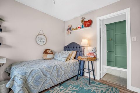 Photo 24 at 846 Hanmore Court, Pinecrest, Oshawa