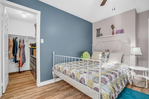 Photo 28 at 846 Hanmore Court, Pinecrest, Oshawa