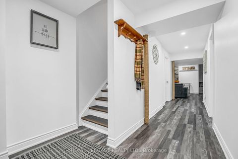 Photo 33 at 846 Hanmore Court, Pinecrest, Oshawa