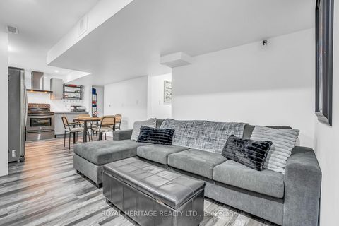 Photo 35 at 846 Hanmore Court, Pinecrest, Oshawa