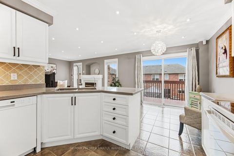 Photo 10 at 246 Equator Crescent, Vellore Village, Vaughan