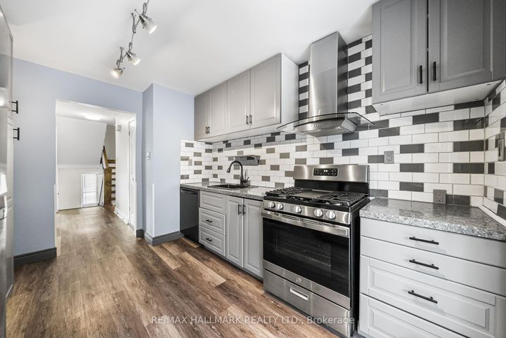 Photo 14 at 11 Tangle Briar Way, Bayview Village, Toronto