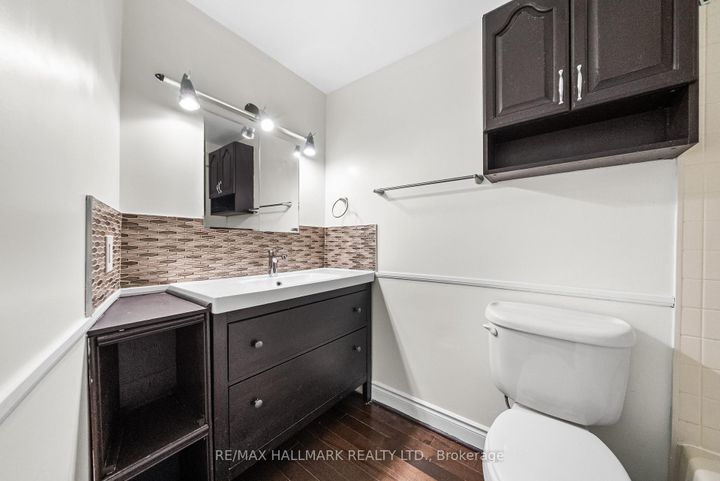 Photo 30 at 11 Tangle Briar Way, Bayview Village, Toronto