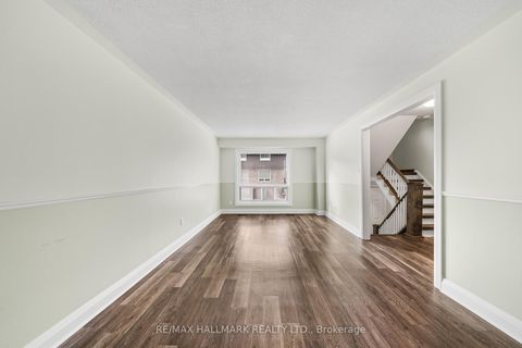 Photo 4 at 11 Tangle Briar Way, Bayview Village, Toronto