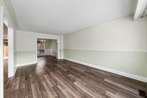 Photo 7 at 11 Tangle Briar Way, Bayview Village, Toronto