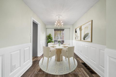 Photo 8 at 11 Tangle Briar Way, Bayview Village, Toronto