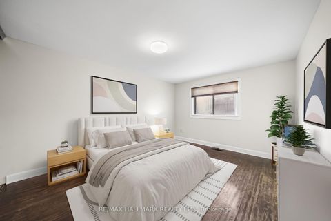 Photo 21 at 11 Tangle Briar Way, Bayview Village, Toronto