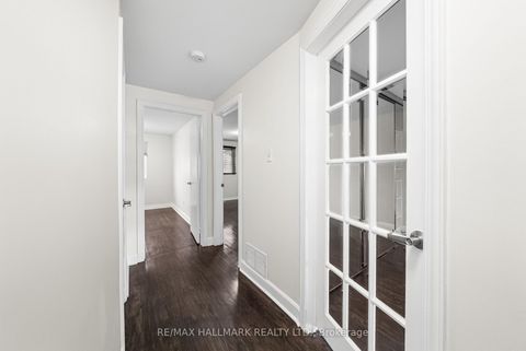 Photo 23 at 11 Tangle Briar Way, Bayview Village, Toronto