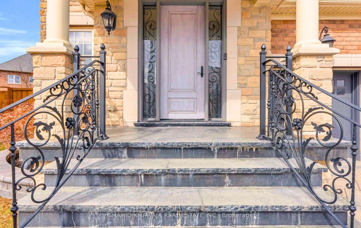 Photo 4 at 12 Orangeblossom Trail, Credit Valley, Brampton