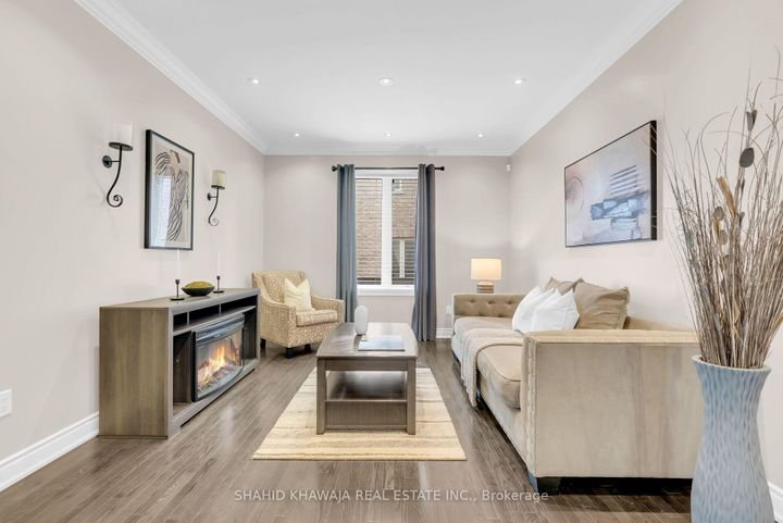 Photo 11 at 12 Orangeblossom Trail, Credit Valley, Brampton