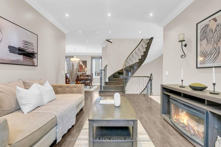 Photo 12 at 12 Orangeblossom Trail, Credit Valley, Brampton