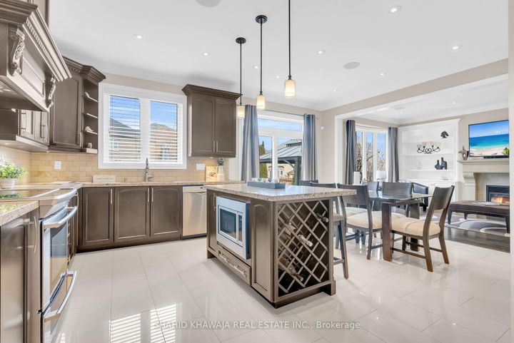 Photo 15 at 12 Orangeblossom Trail, Credit Valley, Brampton