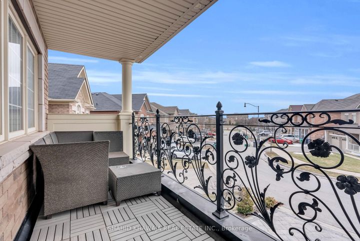 Photo 36 at 12 Orangeblossom Trail, Credit Valley, Brampton