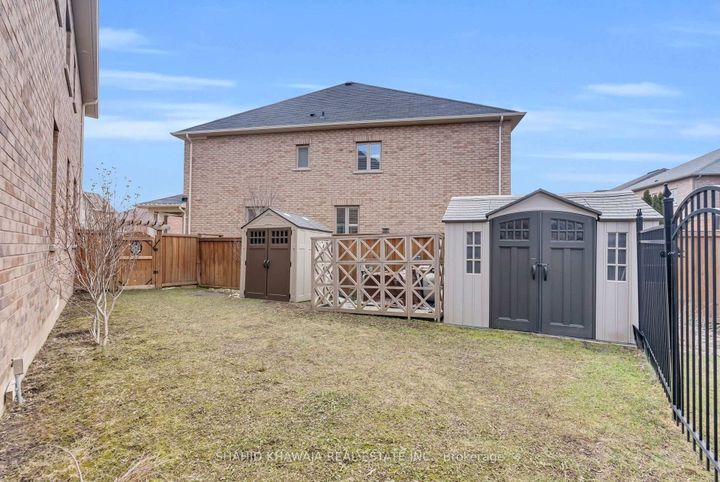 Photo 42 at 12 Orangeblossom Trail, Credit Valley, Brampton