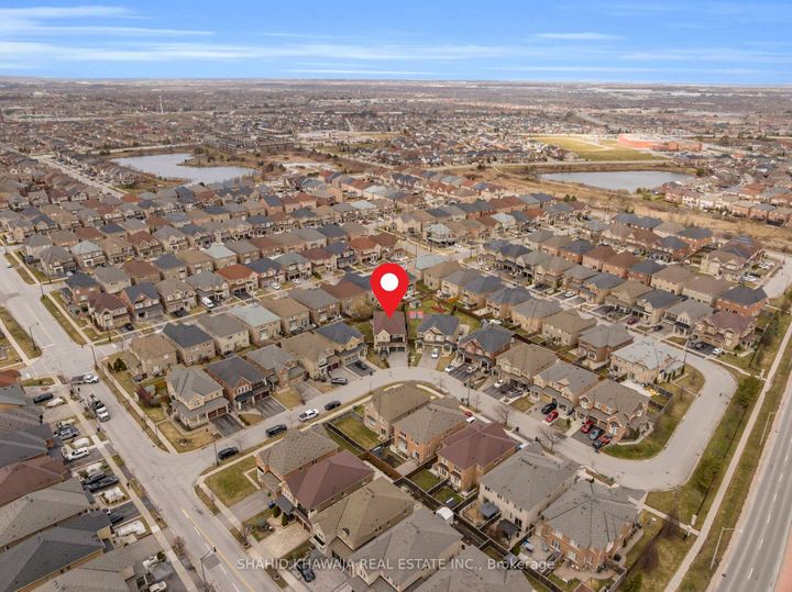 Photo 46 at 12 Orangeblossom Trail, Credit Valley, Brampton