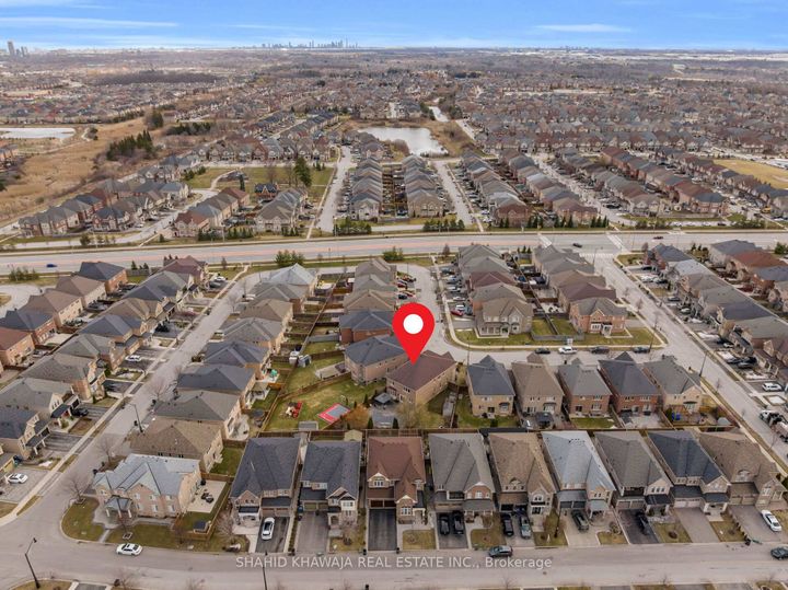 Photo 47 at 12 Orangeblossom Trail, Credit Valley, Brampton