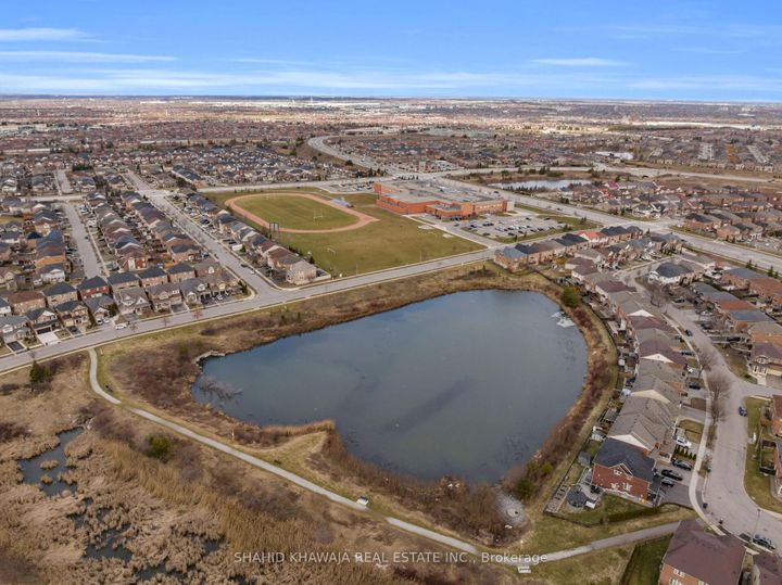 Photo 48 at 12 Orangeblossom Trail, Credit Valley, Brampton