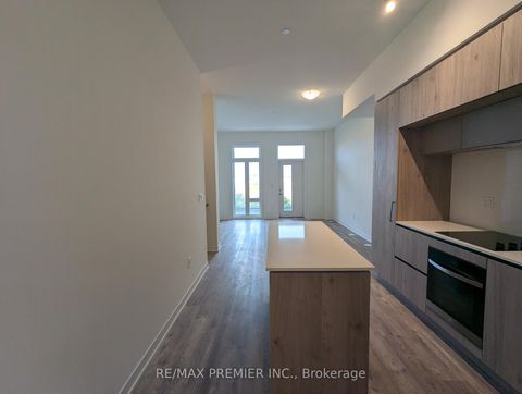 Photo 3 at 513 - 9 Steckley House Lane, Rural Richmond Hill, Richmond Hill