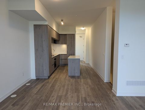 Photo 5 at 513 - 9 Steckley House Lane, Rural Richmond Hill, Richmond Hill