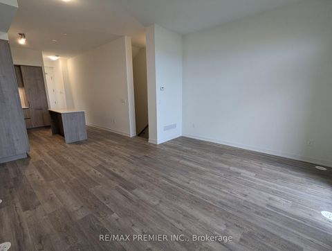 Photo 6 at 513 - 9 Steckley House Lane, Rural Richmond Hill, Richmond Hill