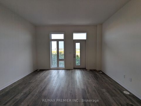 Photo 7 at 513 - 9 Steckley House Lane, Rural Richmond Hill, Richmond Hill