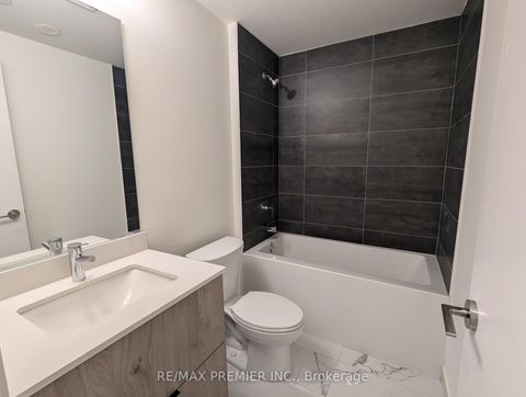 Photo 8 at 513 - 9 Steckley House Lane, Rural Richmond Hill, Richmond Hill