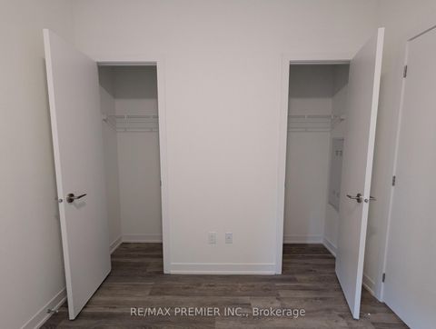 Photo 10 at 513 - 9 Steckley House Lane, Rural Richmond Hill, Richmond Hill