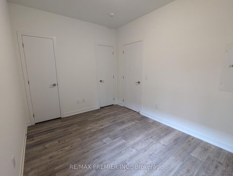 Photo 11 at 513 - 9 Steckley House Lane, Rural Richmond Hill, Richmond Hill