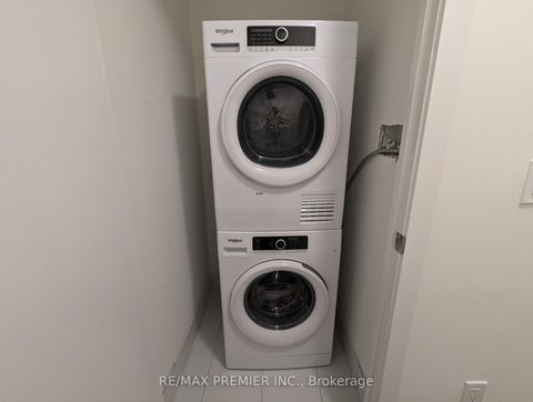 Photo 12 at 513 - 9 Steckley House Lane, Rural Richmond Hill, Richmond Hill