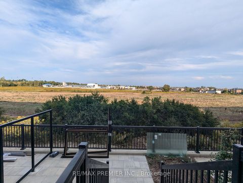 Photo 18 at 513 - 9 Steckley House Lane, Rural Richmond Hill, Richmond Hill