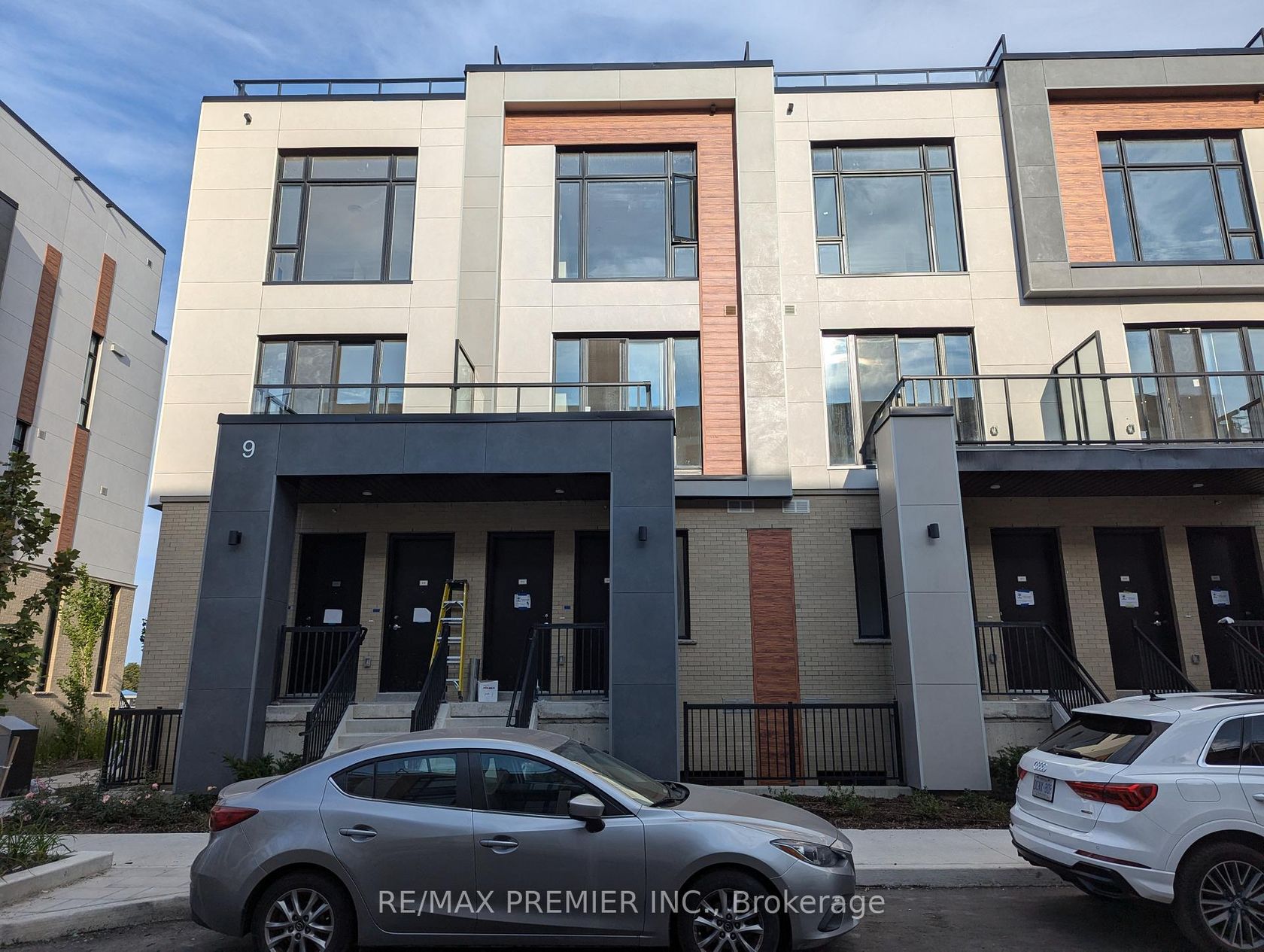 513 - 9 Steckley House Lane, Rural Richmond Hill, Richmond Hill 