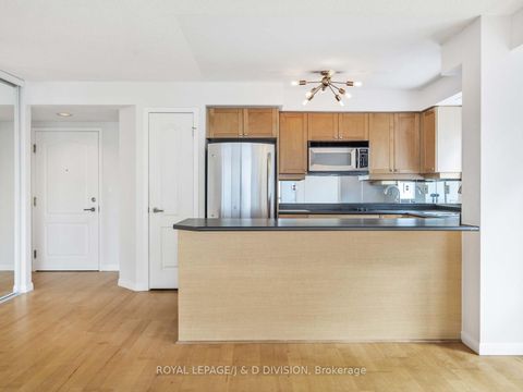 Photo 6 at 305 - 18 Stafford Street, Niagara, Toronto