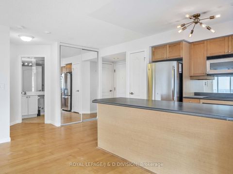 Photo 8 at 305 - 18 Stafford Street, Niagara, Toronto