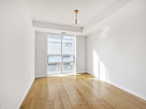 Photo 10 at 305 - 18 Stafford Street, Niagara, Toronto