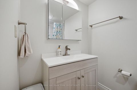 Photo 15 at 604 - 250 Davis Drive, Central Newmarket, Newmarket