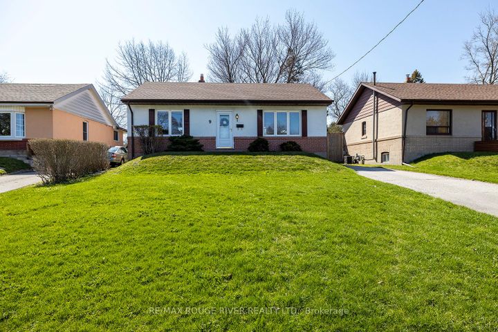 Photo 1 at 9 Granard Boulevard, Cliffcrest, Toronto