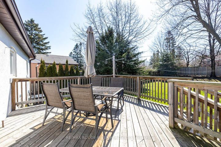 Photo 10 at 9 Granard Boulevard, Cliffcrest, Toronto