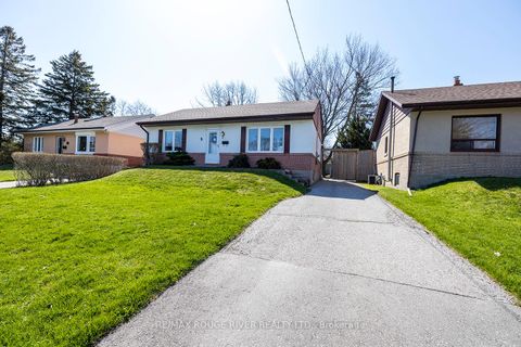 Photo 2 at 9 Granard Boulevard, Cliffcrest, Toronto
