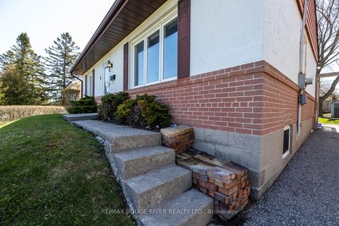 Photo 3 at 9 Granard Boulevard, Cliffcrest, Toronto