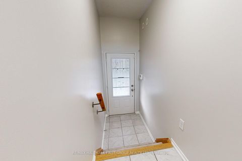 Photo 4 at 2532 Bromus Path, Windfields, Oshawa