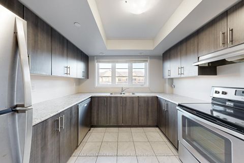 Photo 9 at 2532 Bromus Path, Windfields, Oshawa