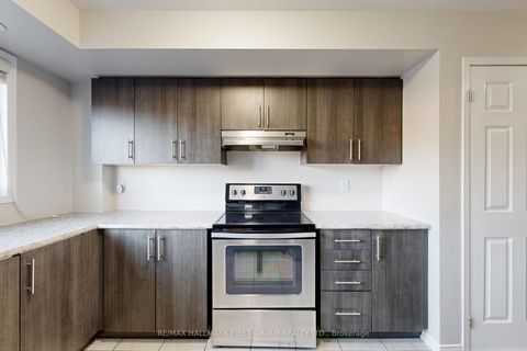 Photo 11 at 2532 Bromus Path, Windfields, Oshawa