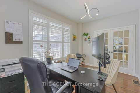 Photo 3 at 48 Tonner Crescent, Bayview Northeast, Aurora