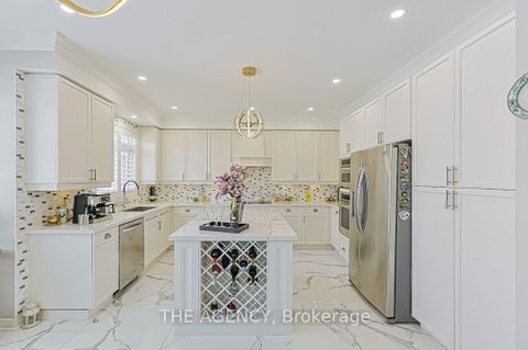 Photo 14 at 48 Tonner Crescent, Bayview Northeast, Aurora