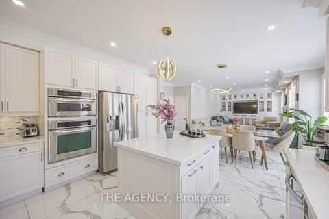 Photo 16 at 48 Tonner Crescent, Bayview Northeast, Aurora