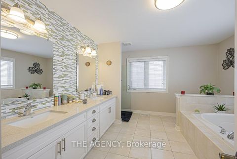 Photo 27 at 48 Tonner Crescent, Bayview Northeast, Aurora