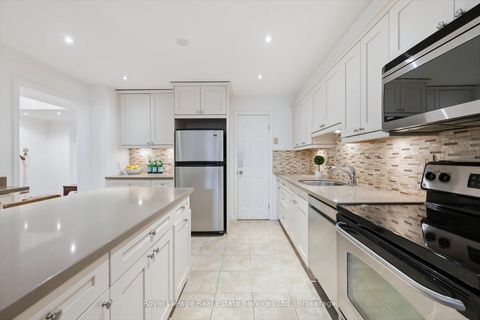 Photo 8 at 136 - 48 Crimson Mill Way, Windfields, Toronto