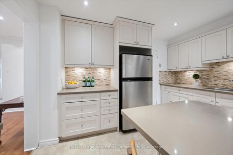 Photo 11 at 136 - 48 Crimson Mill Way, Windfields, Toronto